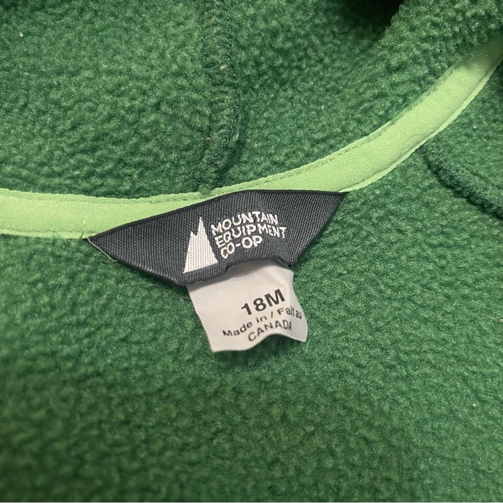 Cozy Mountain Equipment Co-op green fleece zip-up hoodie, size 18 months - Picture 4 of 4
